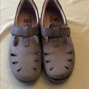 SAS WOMEN’S Gray Sandals size 9.5